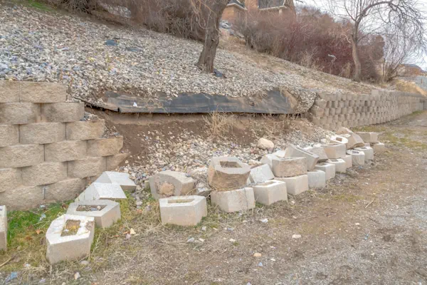 slope retaining wall